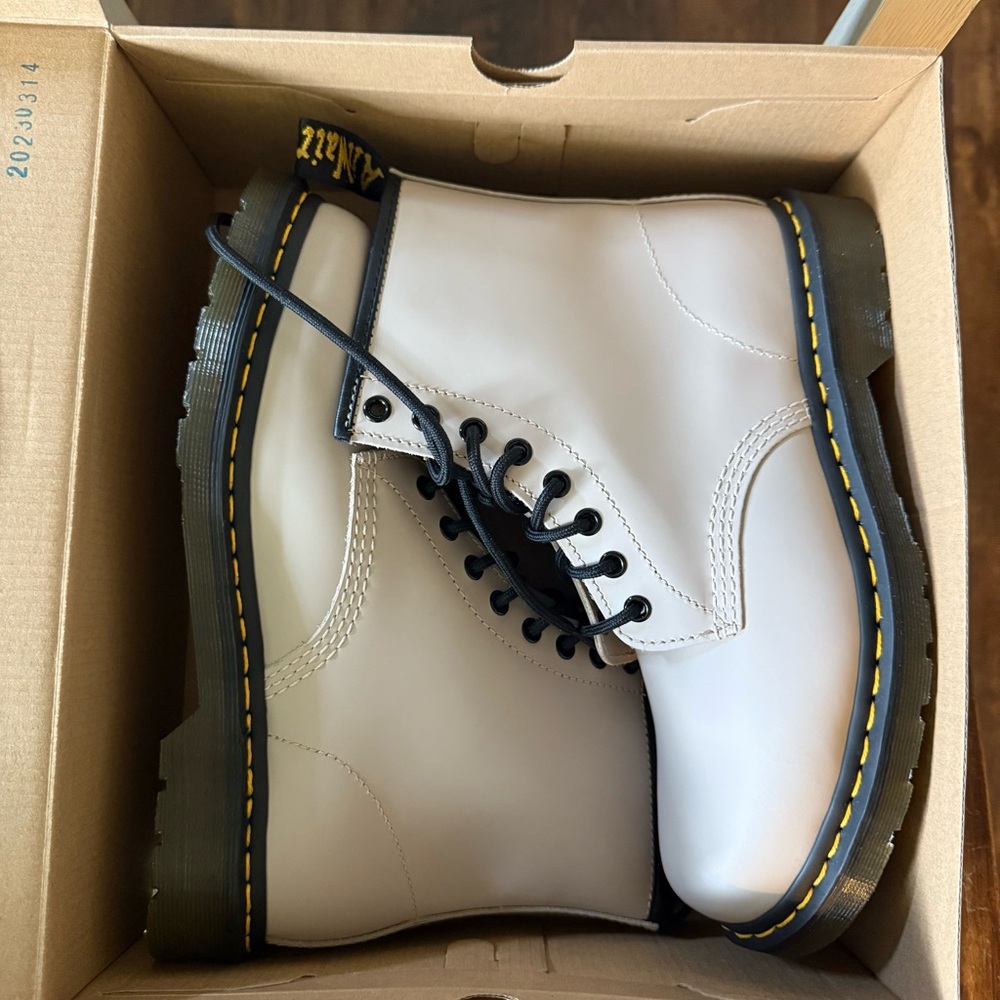 Dr. Martens Leather Boots 1460 Smooth Vintage Taupe Sz W10 M9 NEW Unisex